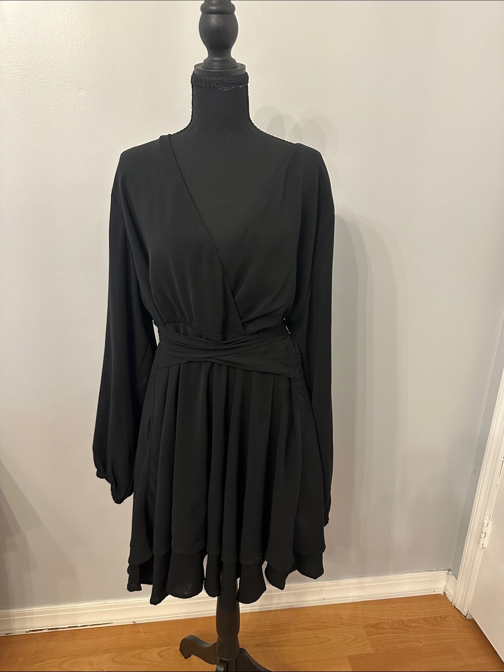 Women's Black Long-Sleeve Wrap Mini Dress